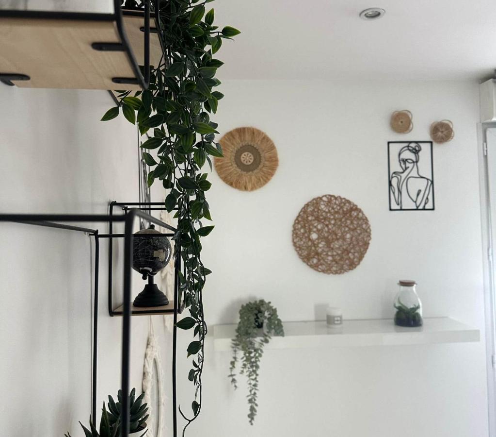 L'Oasis Cosy Apartment วีเลอร์บาน ภายนอก รูปภาพ